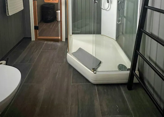 Near Gronnsenknipa With Skiing And Hiking Semesterbostad