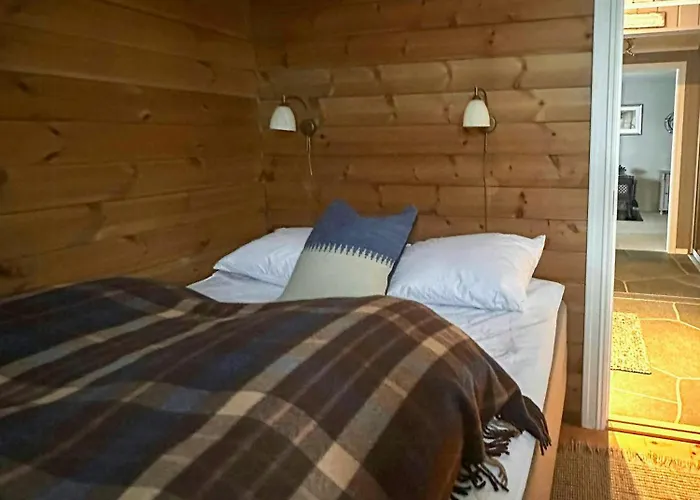 Near Gronnsenknipa With Skiing And Hiking